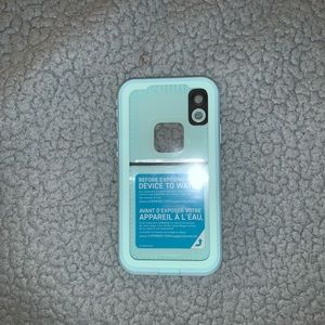 iPhone XR Lifeproof case